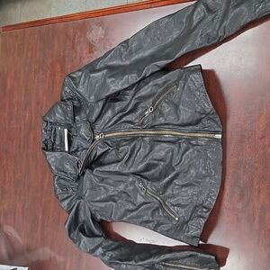 Madewell The Washed Leather Motorcycle Jacket Black M | Tiny Hole